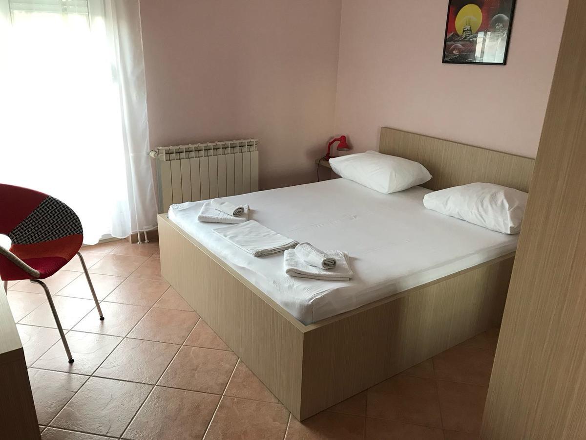 Guest House Ivo Стобреч Екстер'єр фото