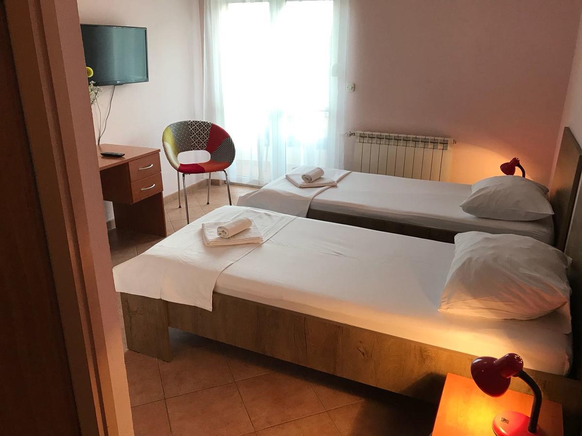 Guest House Ivo Стобреч Екстер'єр фото