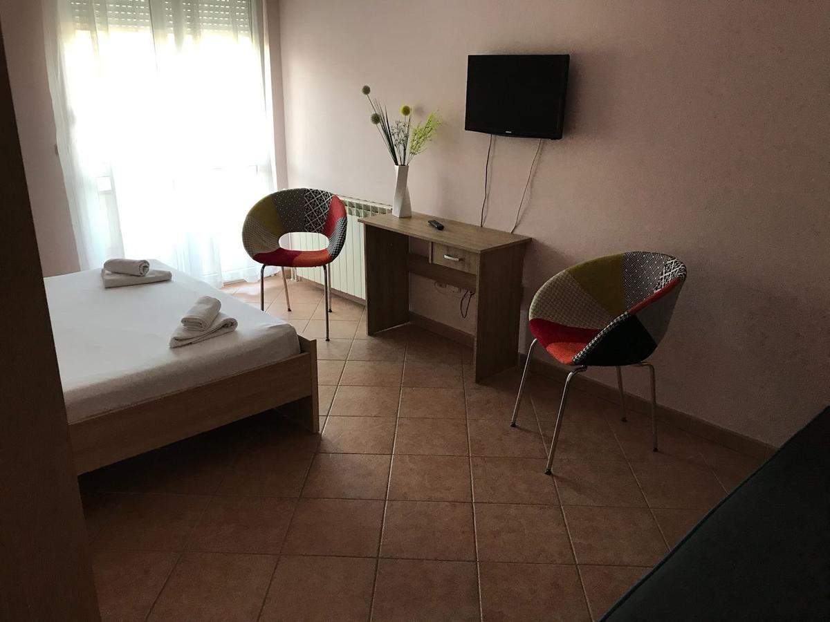 Guest House Ivo Стобреч Екстер'єр фото