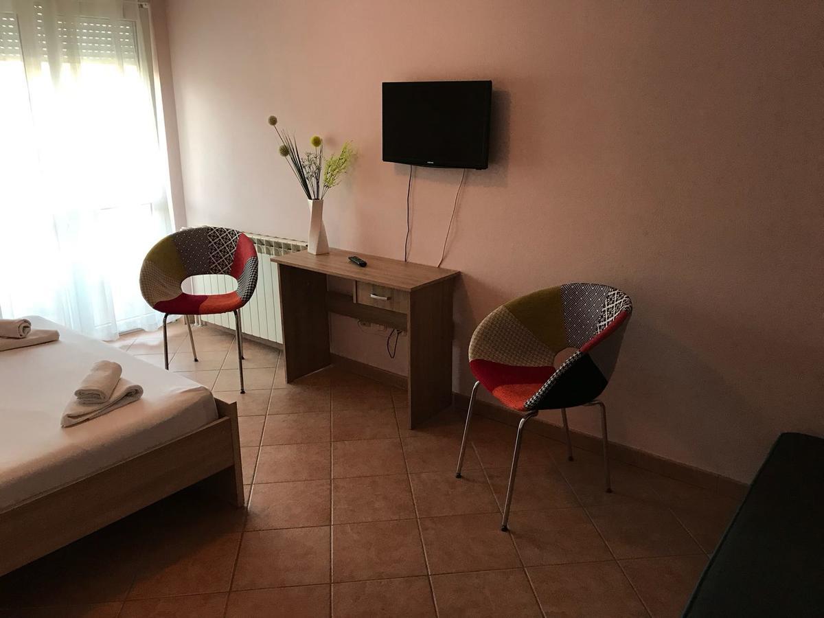 Guest House Ivo Стобреч Екстер'єр фото